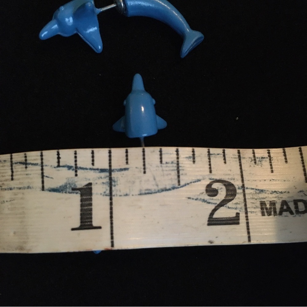 Jewelry - VINTAGE Blue Dolphin Earrings - Picture 9 of 9